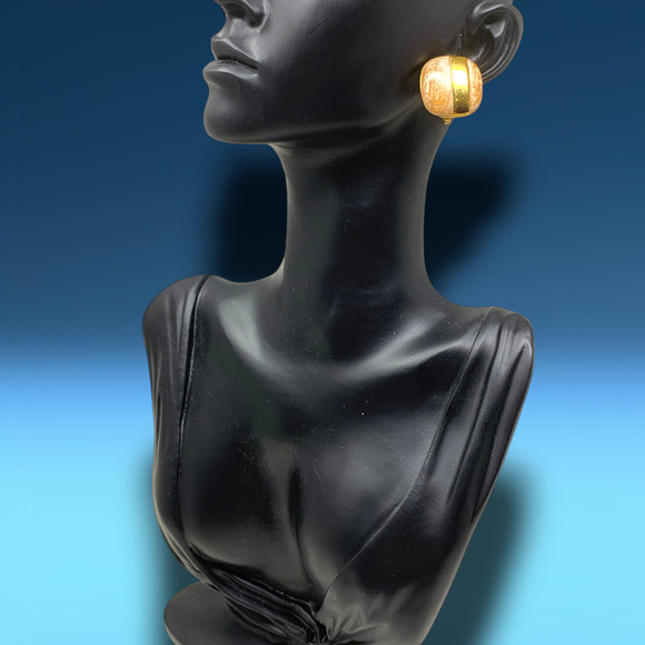 Vintage 1980's Monet Peach Enamel Swirl Gold Square Earrings Modernist Couture - Picture 4 of 6